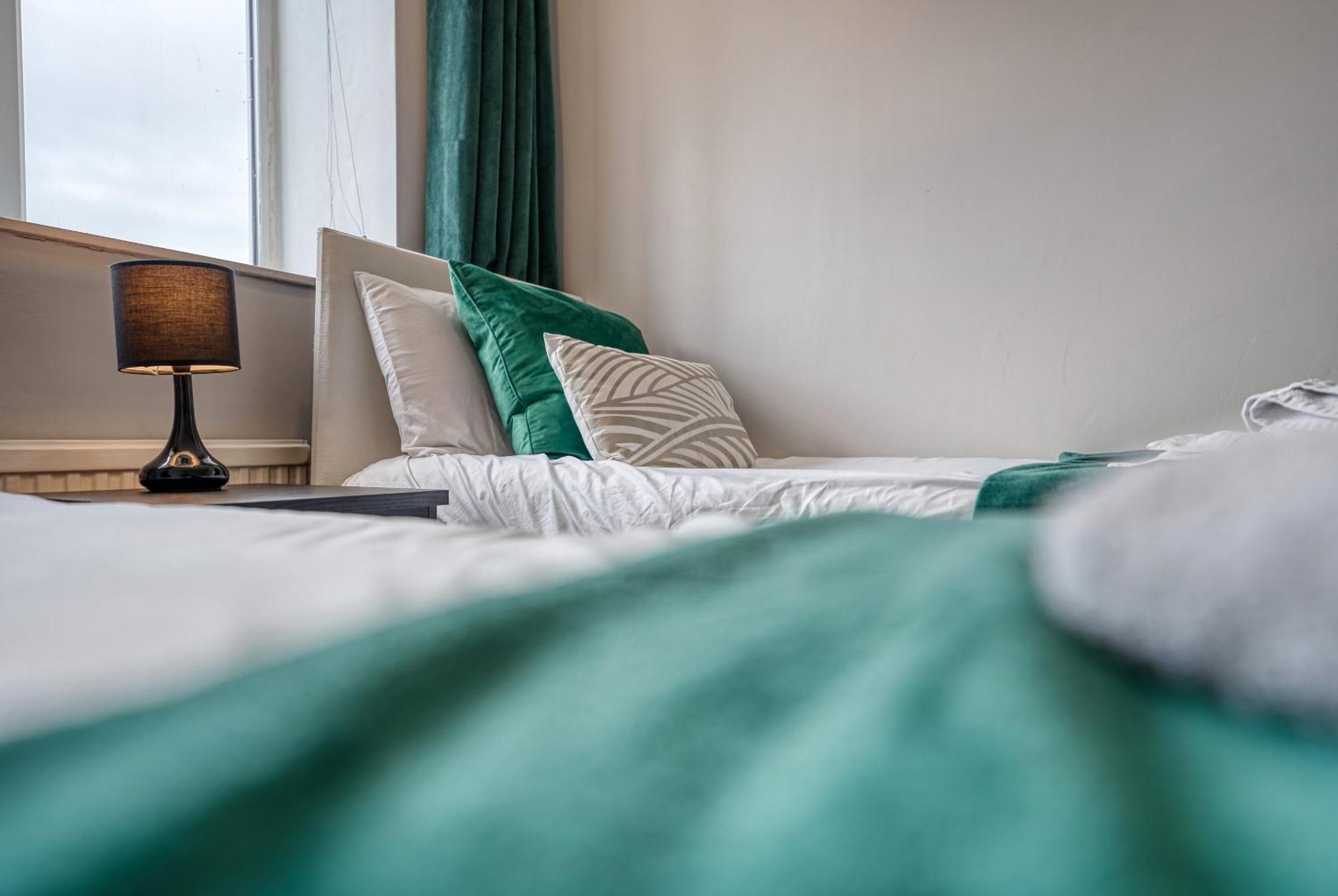 Capri 13 Sa - 3 Bed House, Close To Loughborough University & M1 Motorway, Free Wifi, Big Garden, Ample Parking- Ask For Contractor Rates! Bagian luar foto