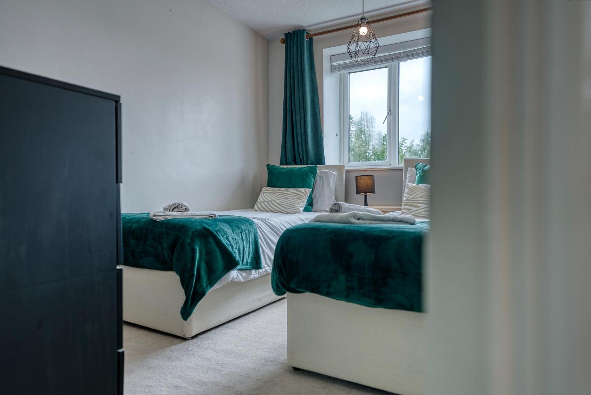 Capri 13 Sa - 3 Bed House, Close To Loughborough University & M1 Motorway, Free Wifi, Big Garden, Ample Parking- Ask For Contractor Rates! Bagian luar foto