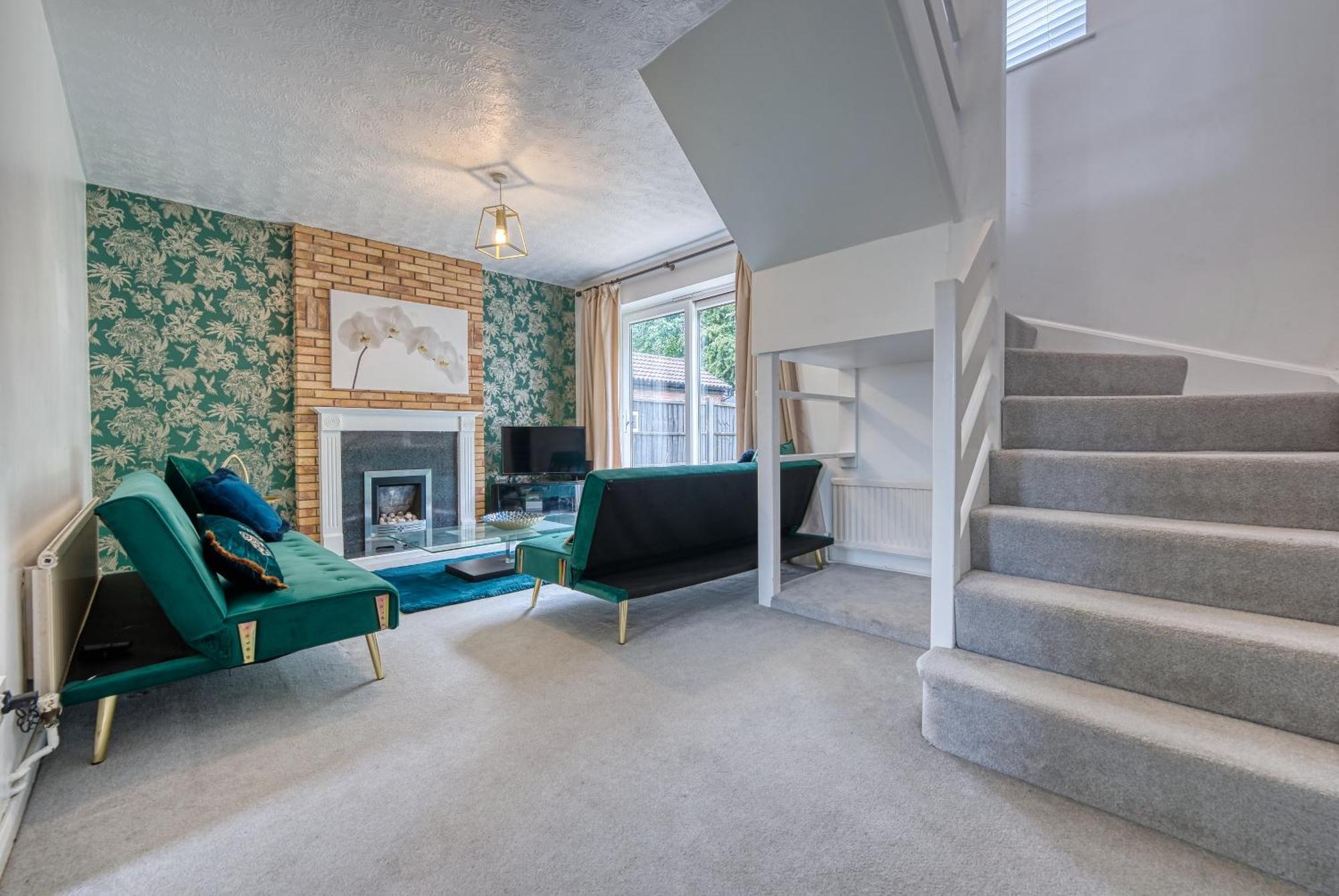 Capri 13 Sa - 3 Bed House, Close To Loughborough University & M1 Motorway, Free Wifi, Big Garden, Ample Parking- Ask For Contractor Rates! Bagian luar foto