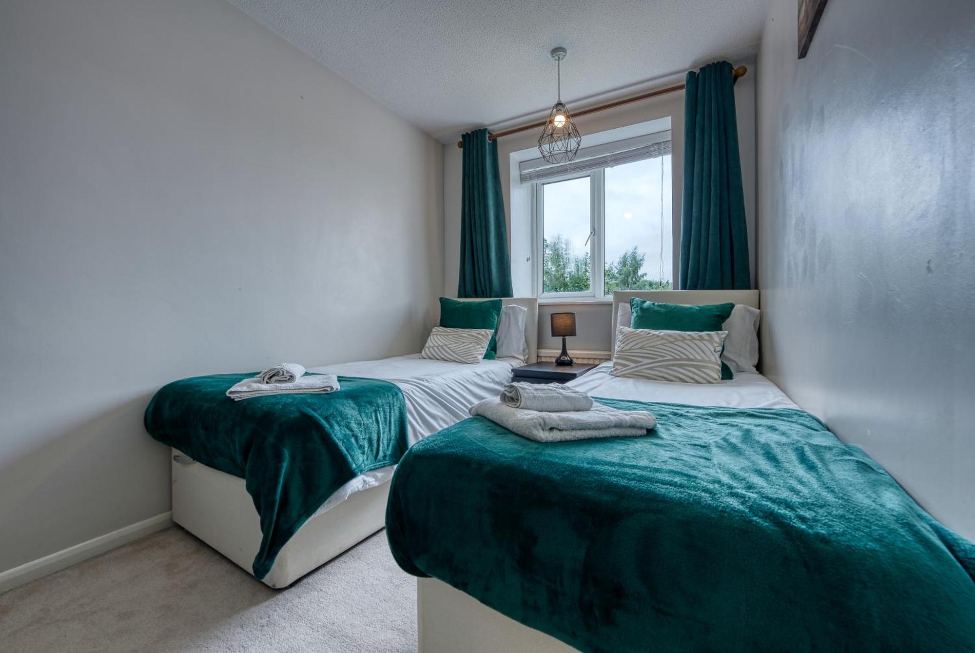 Capri 13 Sa - 3 Bed House, Close To Loughborough University & M1 Motorway, Free Wifi, Big Garden, Ample Parking- Ask For Contractor Rates! Bagian luar foto