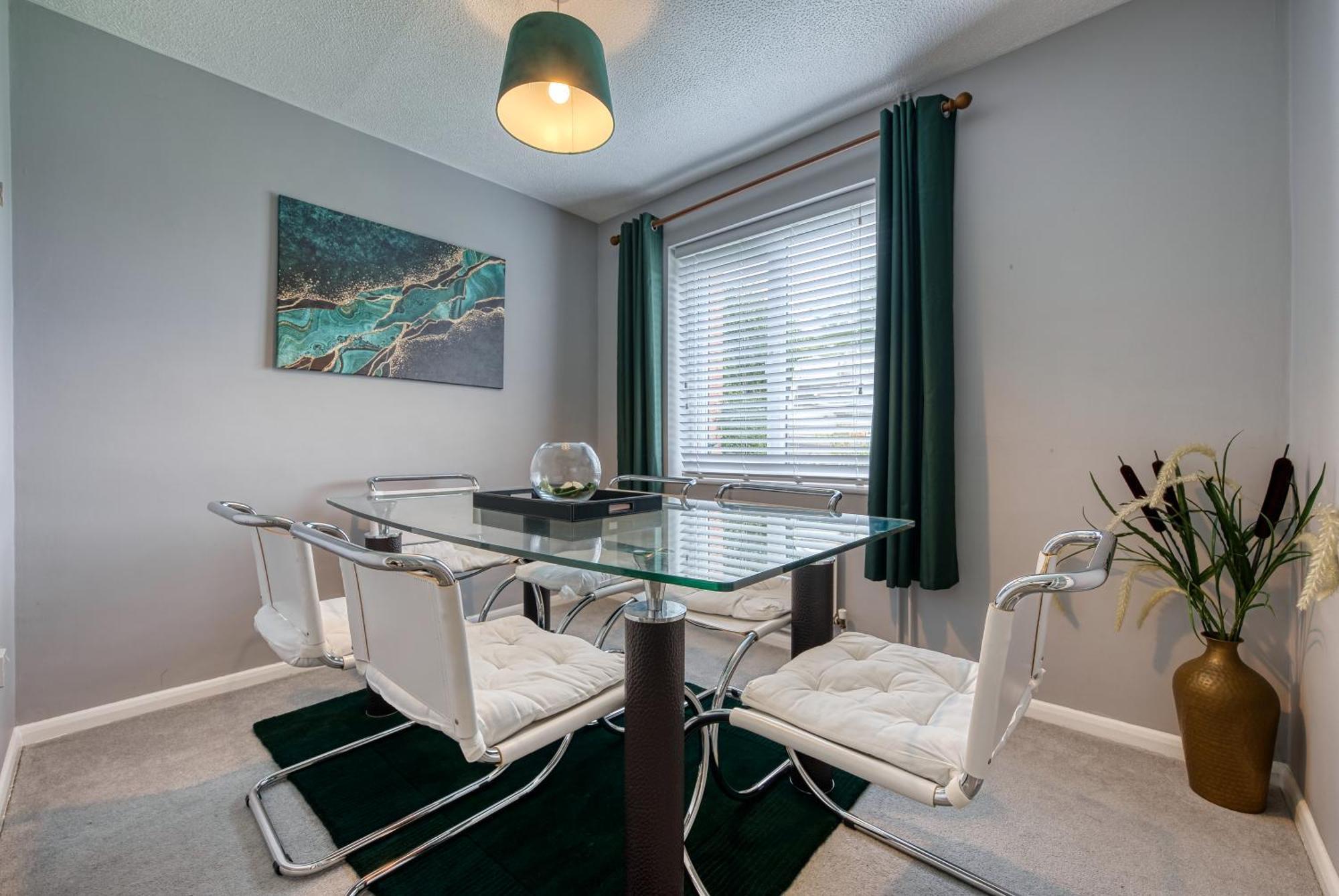 Capri 13 Sa - 3 Bed House, Close To Loughborough University & M1 Motorway, Free Wifi, Big Garden, Ample Parking- Ask For Contractor Rates! Bagian luar foto