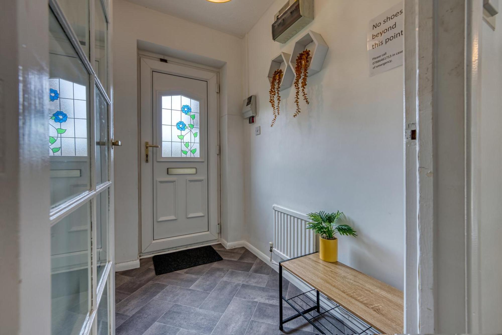 Capri 13 Sa - 3 Bed House, Close To Loughborough University & M1 Motorway, Free Wifi, Big Garden, Ample Parking- Ask For Contractor Rates! Bagian luar foto