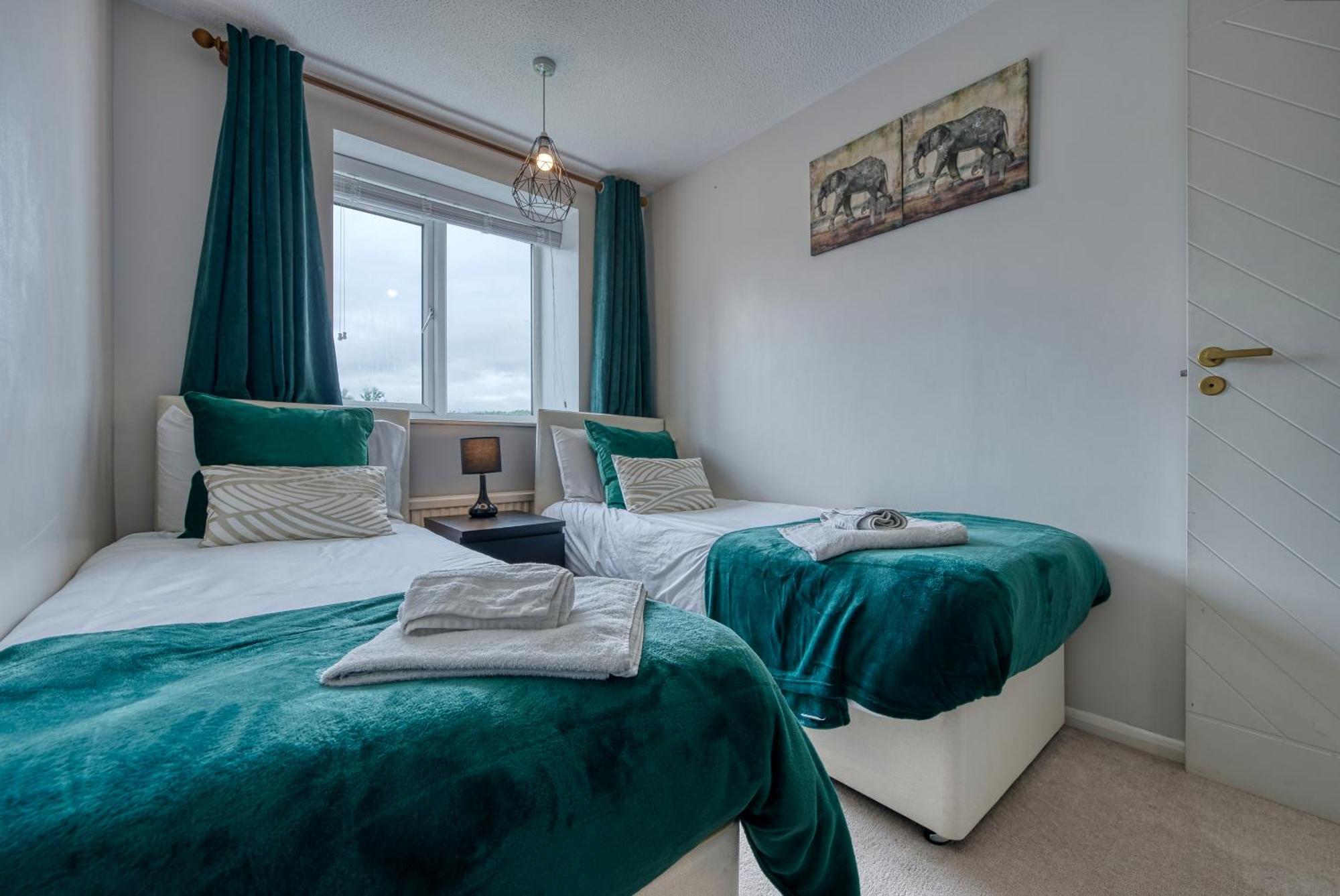 Capri 13 Sa - 3 Bed House, Close To Loughborough University & M1 Motorway, Free Wifi, Big Garden, Ample Parking- Ask For Contractor Rates! Bagian luar foto