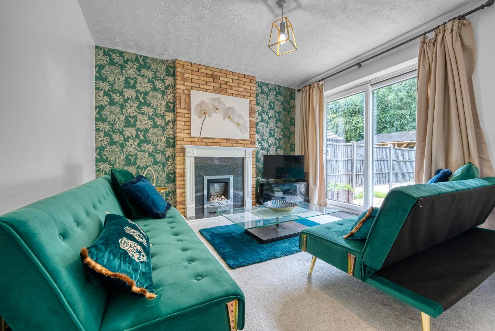 Capri 13 Sa - 3 Bed House, Close To Loughborough University & M1 Motorway, Free Wifi, Big Garden, Ample Parking- Ask For Contractor Rates! Bagian luar foto