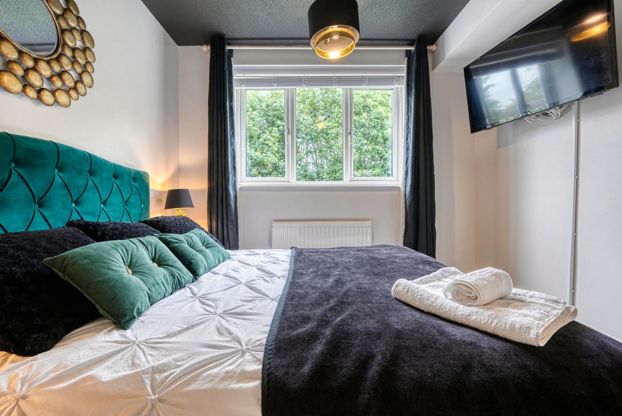 Capri 13 Sa - 3 Bed House, Close To Loughborough University & M1 Motorway, Free Wifi, Big Garden, Ample Parking- Ask For Contractor Rates! Bagian luar foto