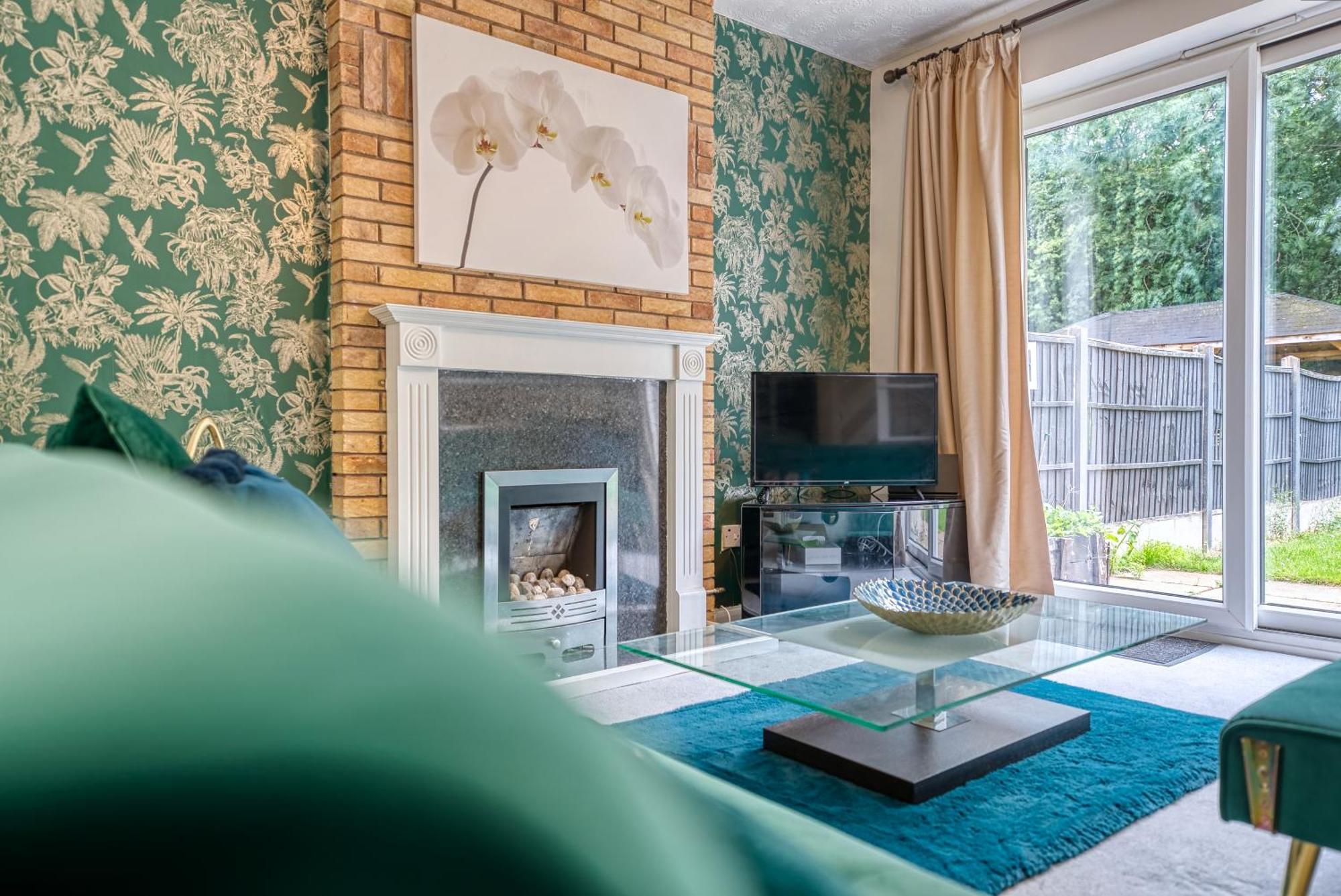Capri 13 Sa - 3 Bed House, Close To Loughborough University & M1 Motorway, Free Wifi, Big Garden, Ample Parking- Ask For Contractor Rates! Bagian luar foto